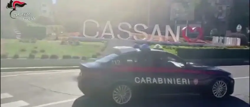 Cassano all’Ionio, è un 45enne il presunto responsabile dell’incendio ad un bar del centro