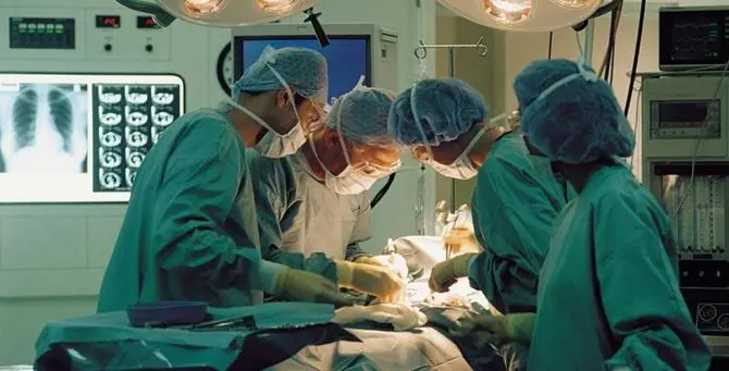 La Cardiochirurgia dell’Azienda\u00A0 “Dulbecco” conferma ottimi risultati per bypass aorto-coronarico\n