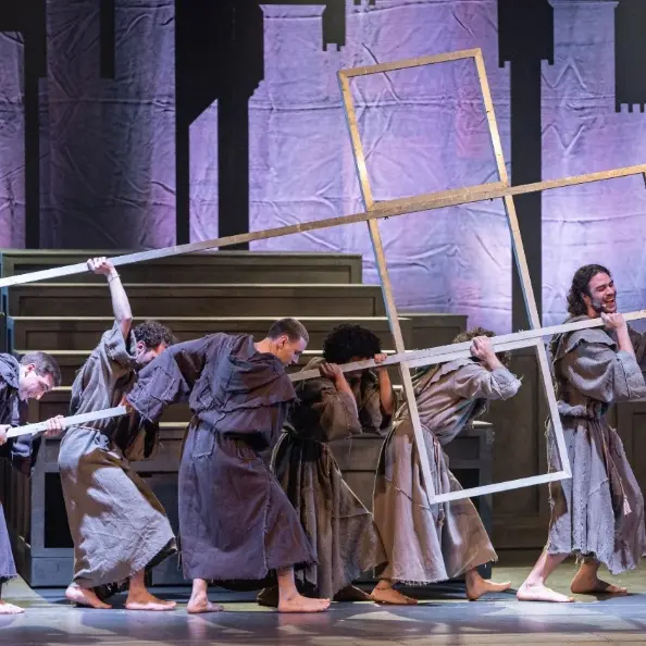 Forza venite gente, fa tappa a Crotone il musical che racconta con forza e poesia la storia di San Francesco d’Assisi\n