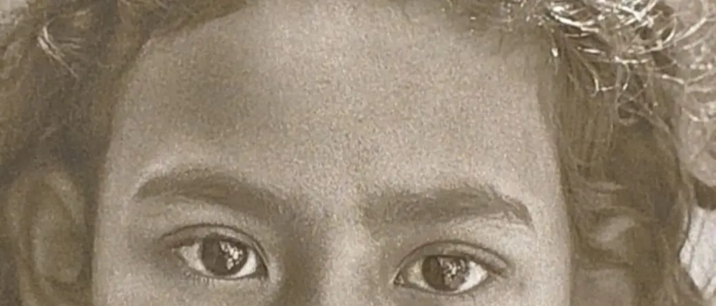 «Chiamatemi Marmellata», alla Galleria di Palazzo San Giorgio lo sguardo di Tanino Todaro sull’infanzia nel mondo\n