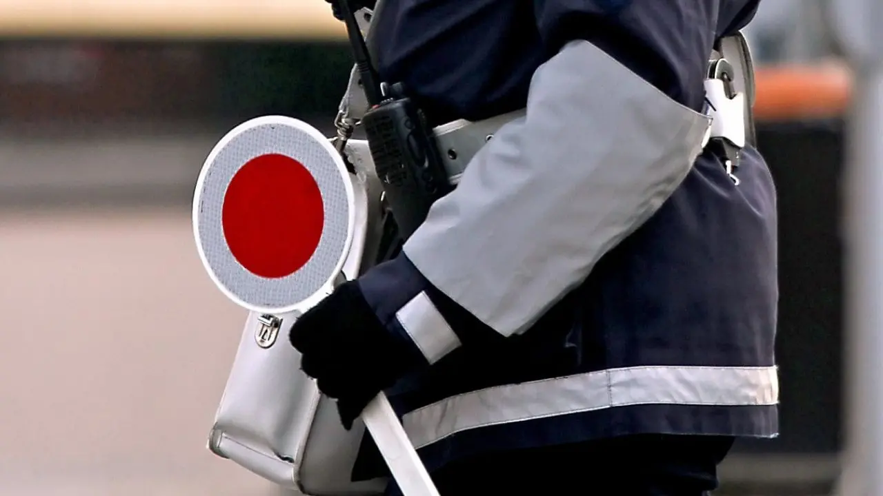 Cosenza, vigile aggredito durante un normale controllo: il sindaco Franz Caruso in ospedale per esprimere solidarietà all’agente ferito