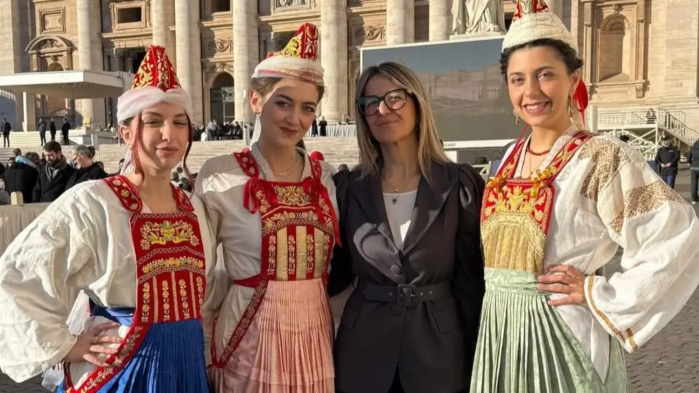 Caraffa di Catanzaro protagonista in Vaticano: una delegazione arbëreshë Incontra il Santo Padre\n