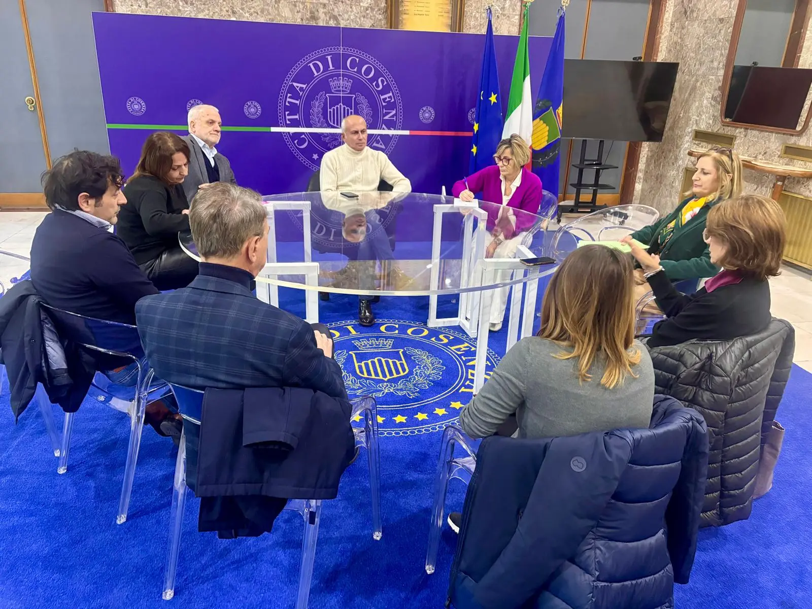 Area Autolinee, allarme dei residenti: degrado, scarsa sicurezza e poca illuminazione. Caruso chiede un Comitato urgente e sollecita Ferrovie della Calabria