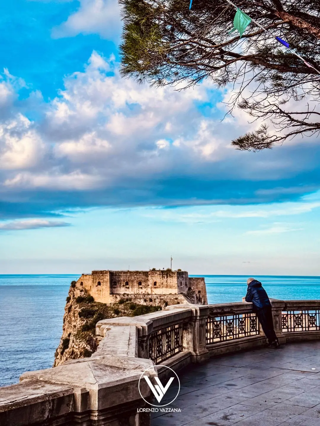 Pensieri affacciati sul mare\n
