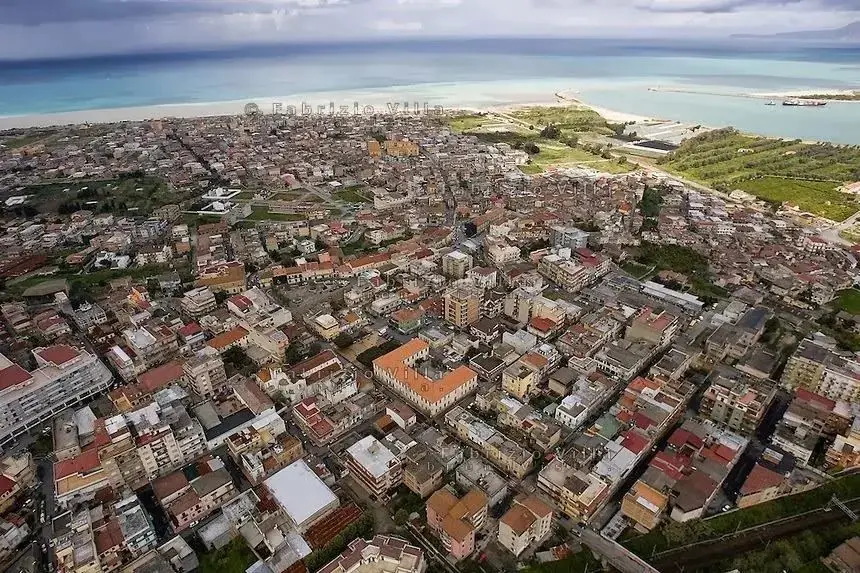 Furti in attività commerciali di Gioia Tauro, i proprietari: «Denunciate e non acquistate da canali sospetti»\n