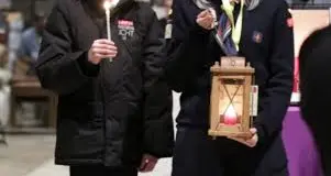 La Luce della pace di Betlemme attraversa l’Europa e arriva in Calabria: un messaggio di pace e speranza\n