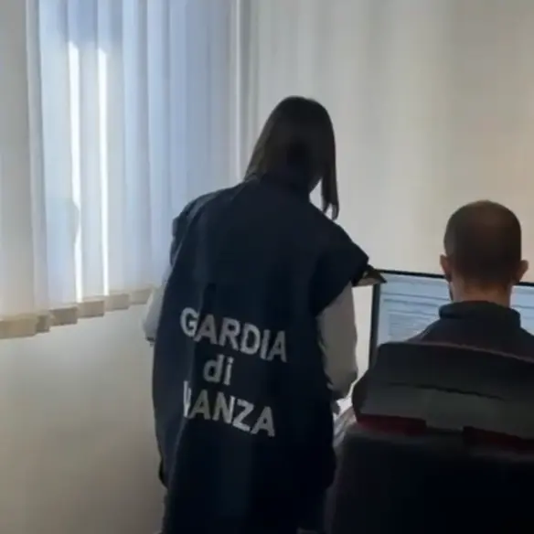 La ’ndrangheta nelle scommesse online,\u00A0beni per 600mila euro sequestrati a imprenditori vicini al clan Arena\n