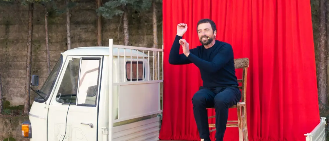 La Strada porta a Piazza Orange “La Lapa reggina”: teatro, riuso e comunità nel cuore della città\n