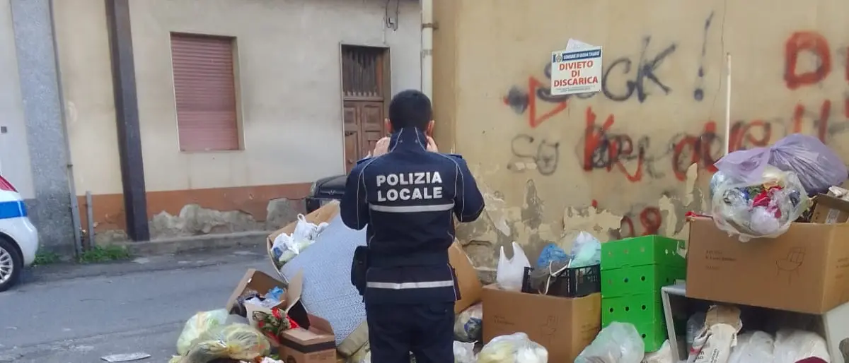 Gioia Tauro, nuovo abbandono di rifiuti in via Aspromonte: controlli serrati\n