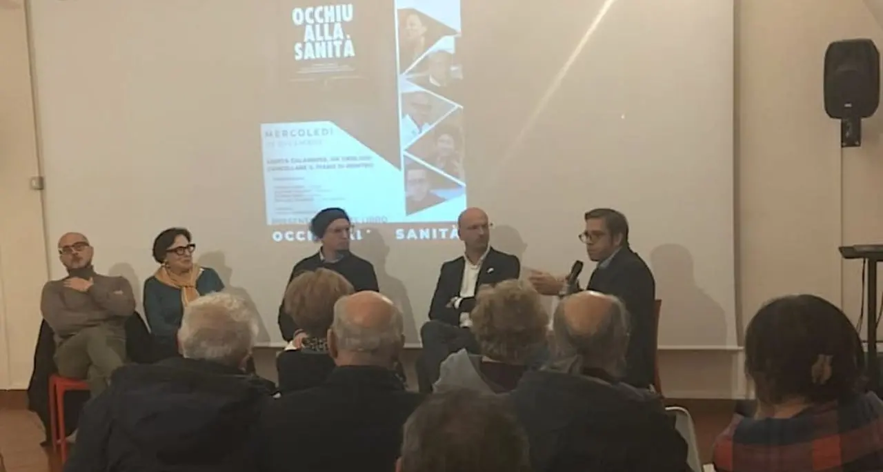 Lamezia Terme, presentato il libro \"Occhiu alla sanità\": «Dopo 15 anni di fallimento della misura, il governo cancelli il Piano di rientro»\n