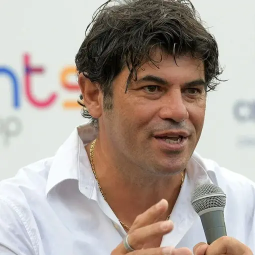 Un docente calabrese sul tetto del mondo: Giuseppe Fiamingo tra i 5 finalisti delle World Education Medals 2025\n