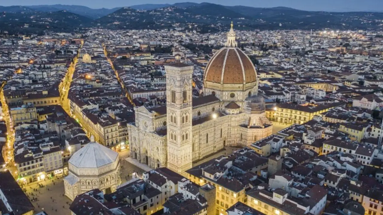 La Cattedrale di Santa Maria del Fiore, il Campanile di Giotto e il Battistero di San Giovanni (Foto Ansa)
