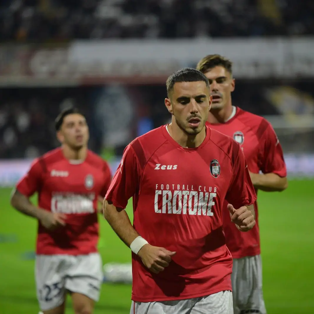 Crotone eliminato dalla Coppa Italia: scattano il ritiro e il silenzio stampa\n