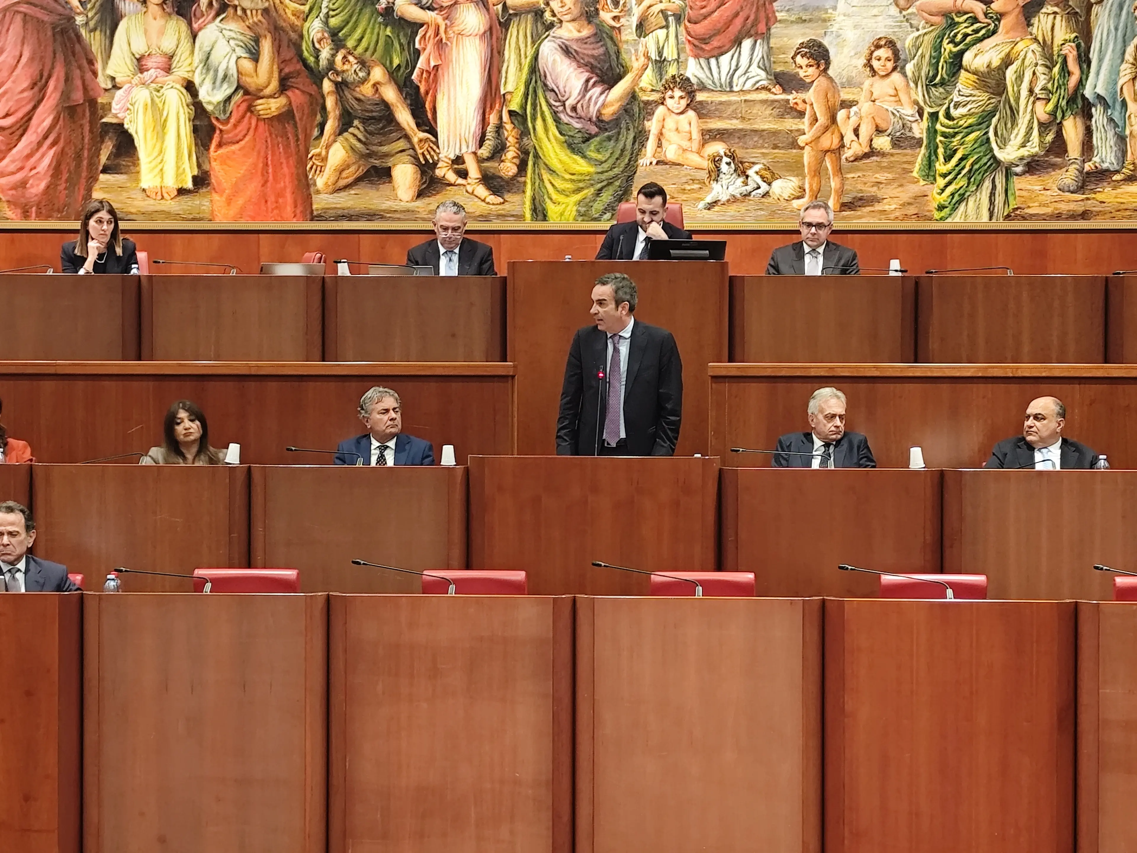 Commissione di Vigilanza al centrodestra, l’opposizione: «Accordo violato per saldare cambiali elettorali»