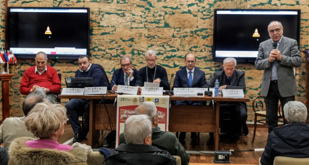 Sanità, Ali di Vibonesità fa il punto dopo il vertice in Regione ma i commissari Asp non si presentano: «Assenza discutibile»\n