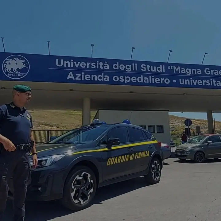 Reparto di Oculistica “privatizzato” alla Dulbecco, la Guardia di finanza sequestra 9 milioni a medici e docenti –\u00A0NOMI\n