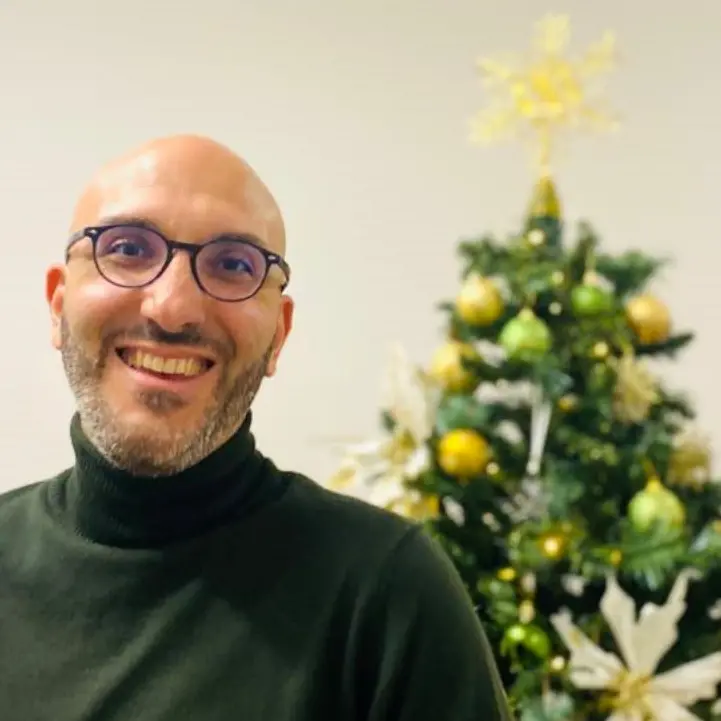 Don Francesco Lauria\u00A0dall’oratorio alla strada,\u00A0la missione silenziosa\u00A0del sacerdote: «Un sorriso salva l’anima»\n