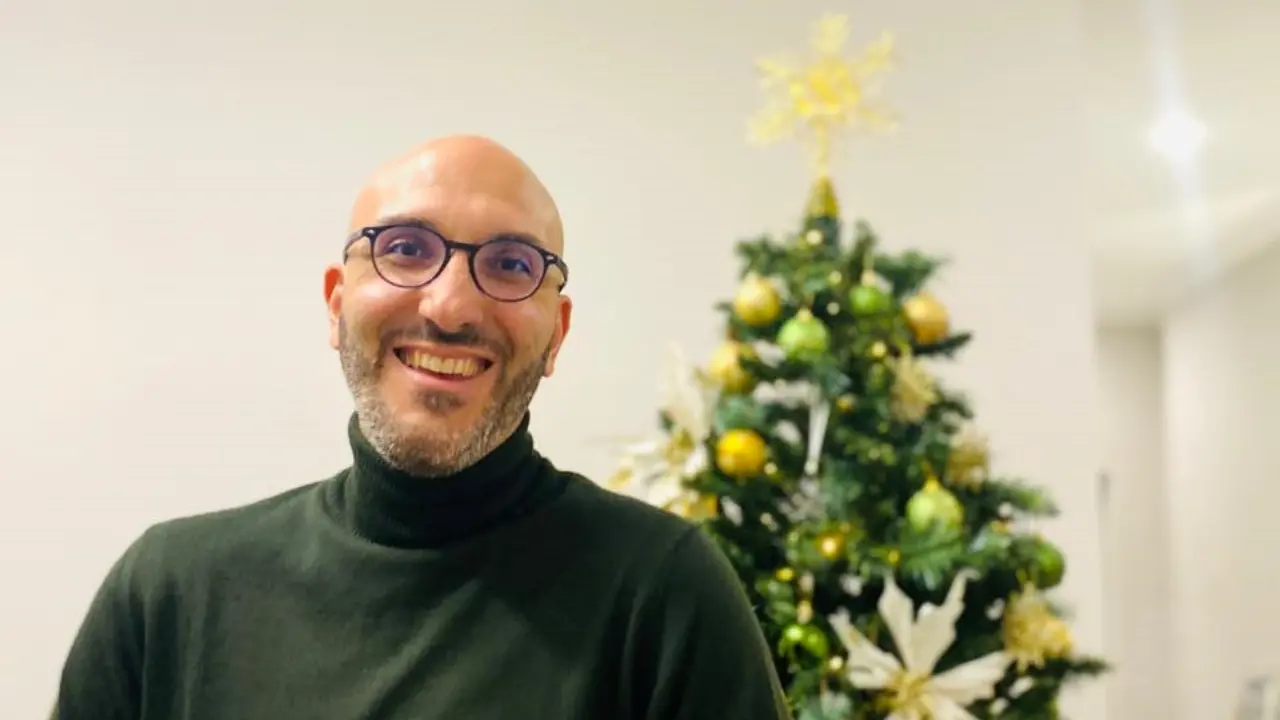 Don Francesco Lauria\u00A0dall’oratorio alla strada,\u00A0la missione silenziosa\u00A0del sacerdote: «Un sorriso salva l’anima»\n