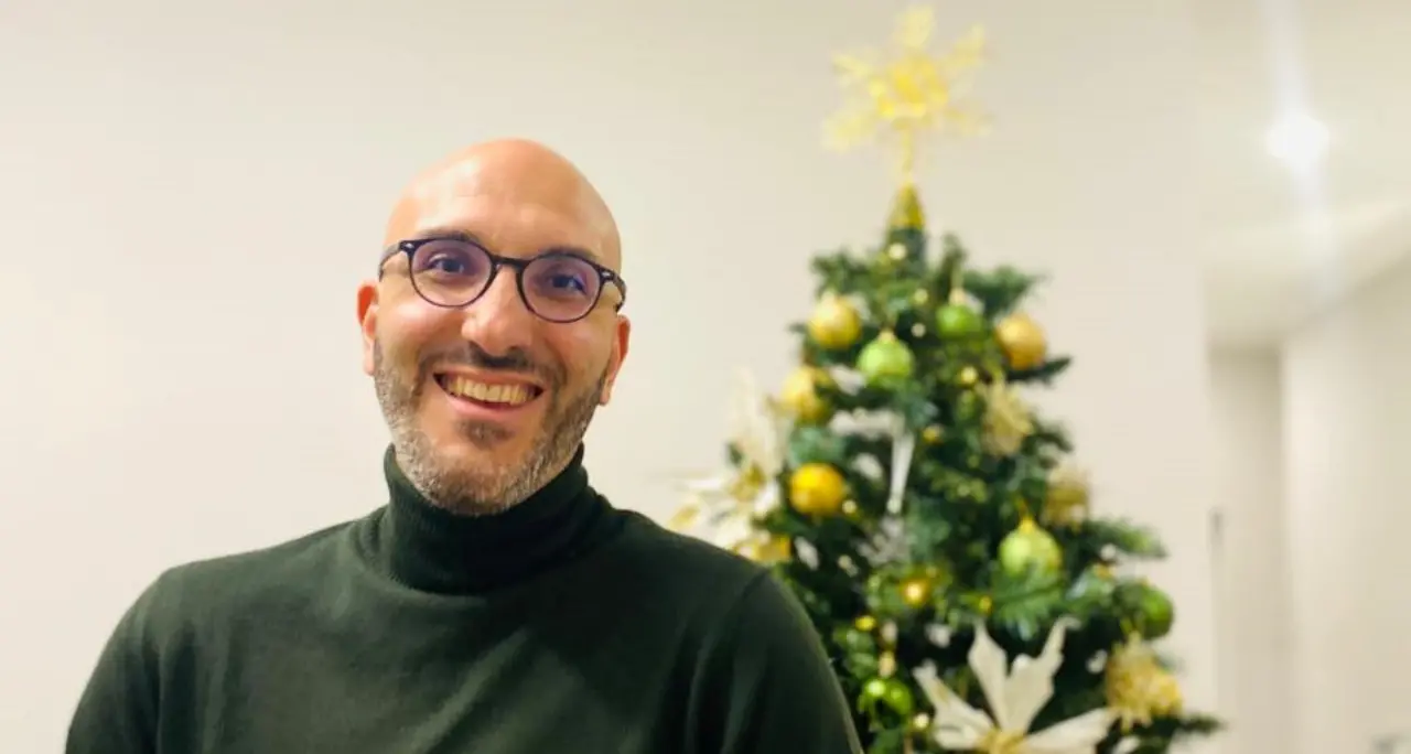 Don Francesco Lauria\u00A0dall’oratorio alla strada,\u00A0la missione silenziosa\u00A0del sacerdote: «Un sorriso salva l’anima»\n