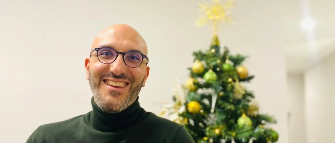 Don Francesco Lauria\u00A0dall’oratorio alla strada,\u00A0la missione silenziosa\u00A0del sacerdote: «Un sorriso salva l’anima»\n