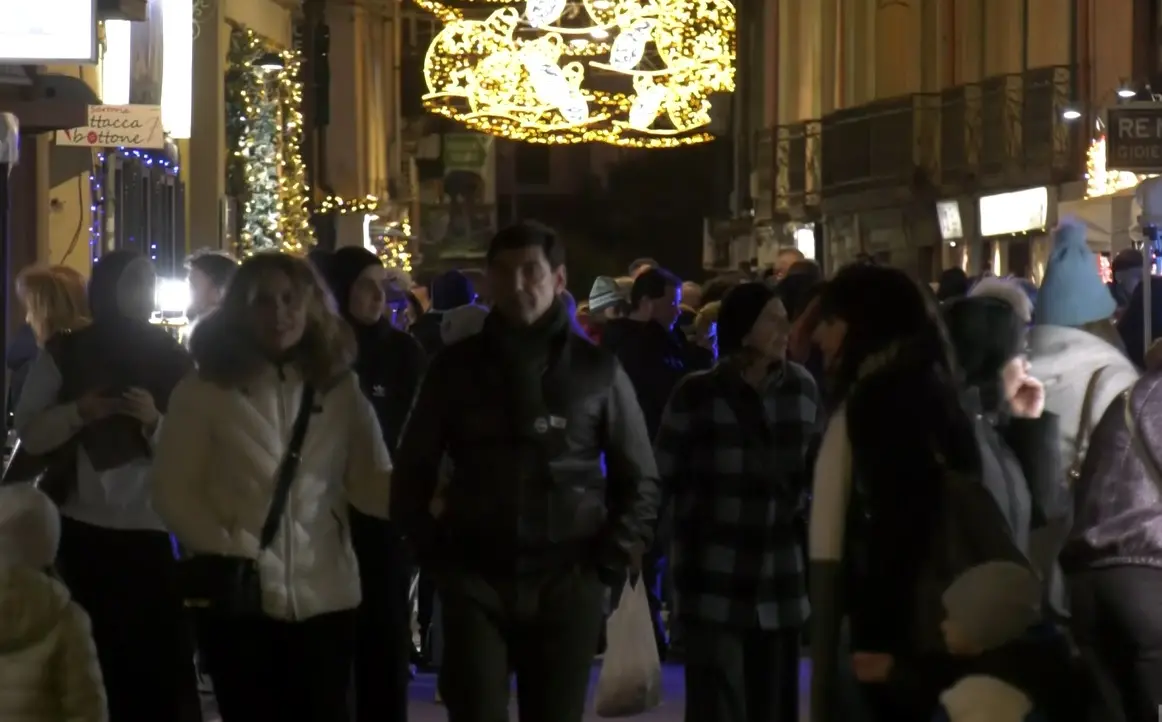 Favorire il commercio e momenti di socializzazione durante le festività, ecco\u00A0 calendario delle isole pedonali a Catanzaro\n