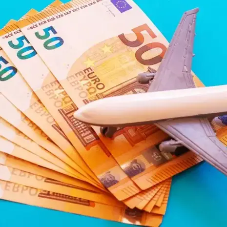 Biglietti troppo cari per volare da Milano a Lamezia, c’è la soluzione: con lo scalo a Bratislava il volo costa un quinto