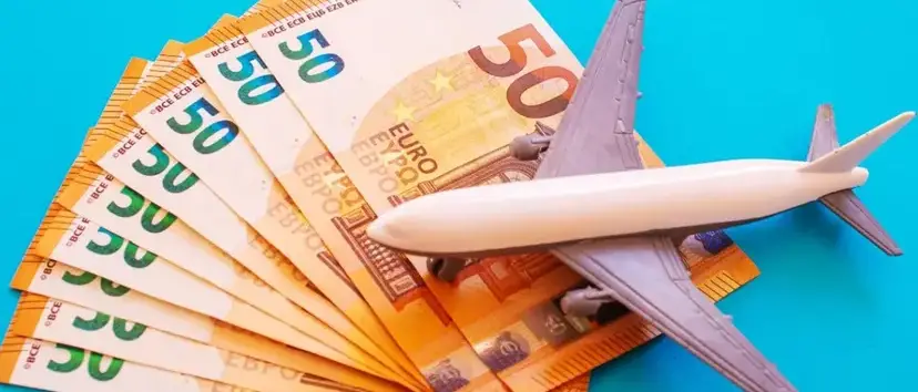 Biglietti troppo cari per volare da Milano a Lamezia, c’è la soluzione: con lo scalo a Bratislava il volo costa un quinto