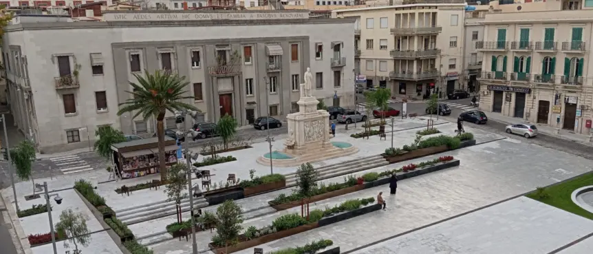 Reggio, il salto con l’asta arriva in piazza De Nava\n