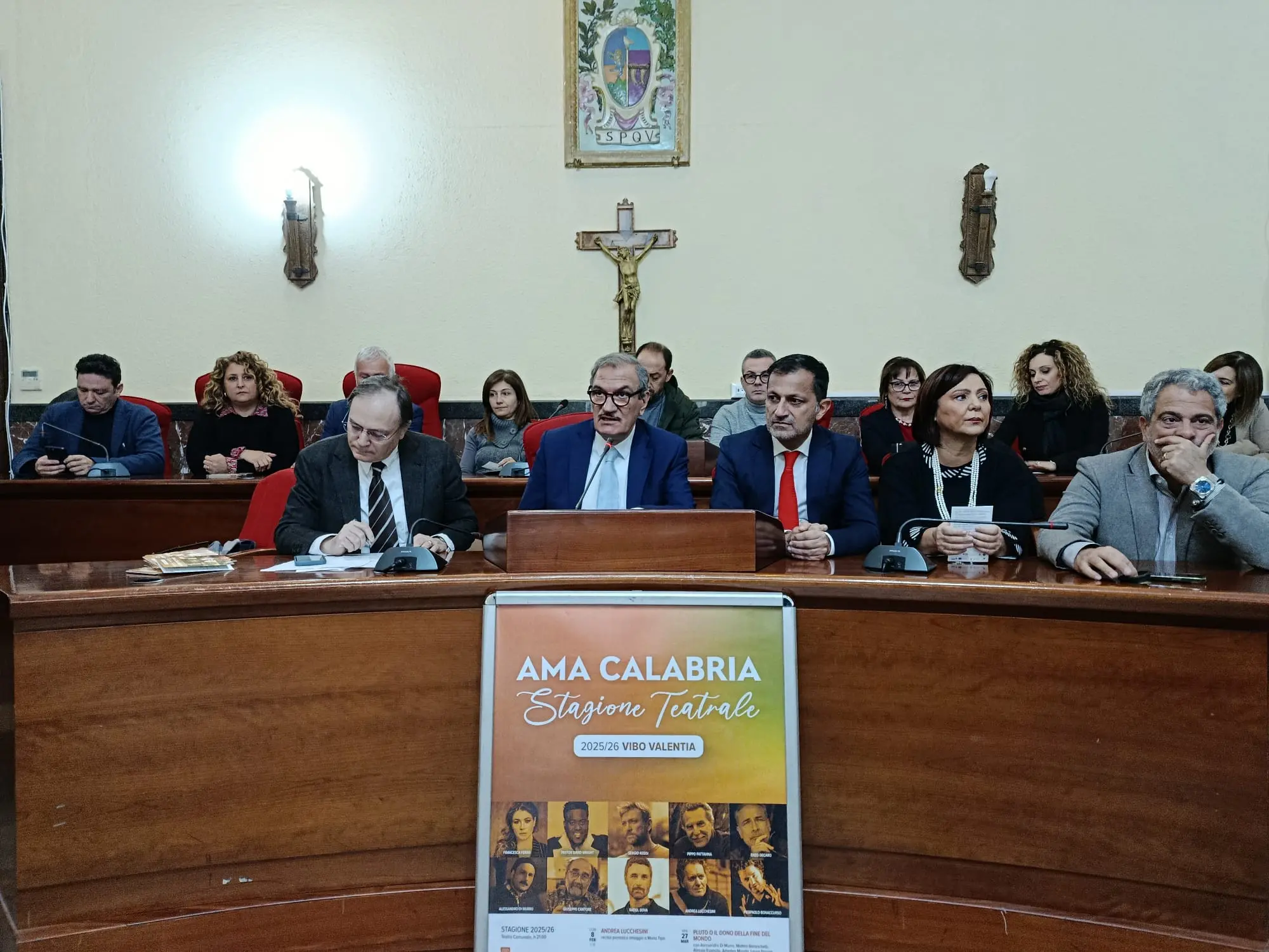 «Il nuovo teatro di Vibo è un dono alla città»: le lacrime di Romeo nel giorno atteso da oltre 20\u00A0anni. Ecco il primo cartellone\n