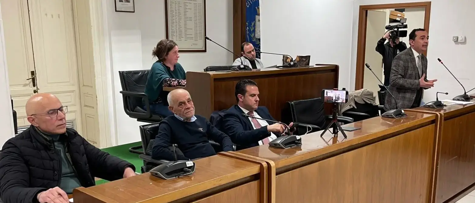 Locride, torna a riunirsi l’assemblea dei sindaci: sul tavolo le criticità della sanità\n