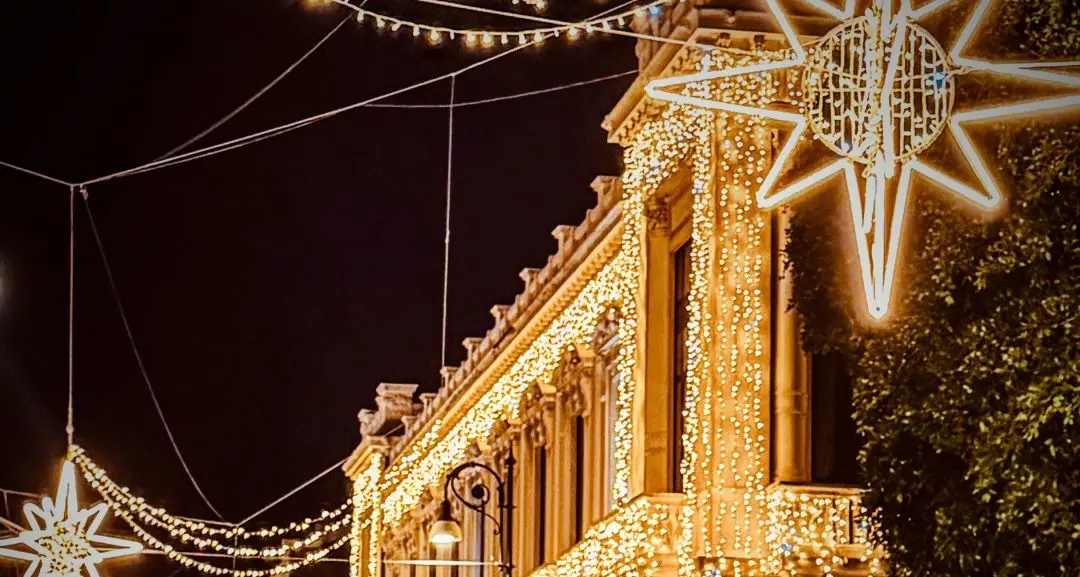 Sotto le Luci del Natale\n