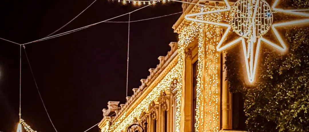 Sotto le Luci del Natale\n