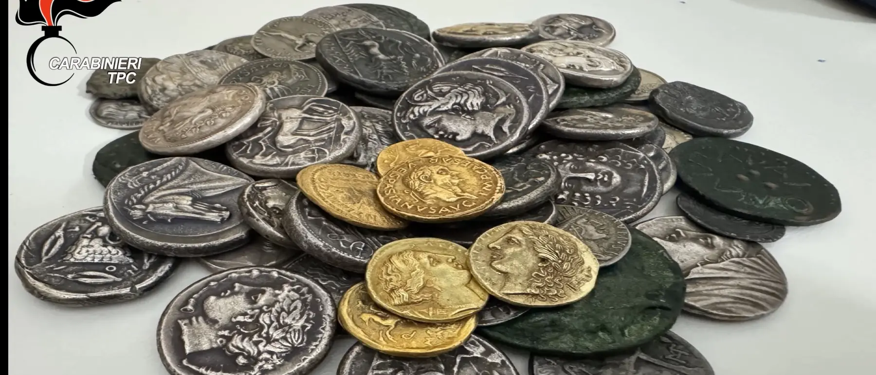 Inchiesta Scylletium, i tombaroli al servizio della cosca Arena e i 200 euro per 15 monete antiche:\u00A0«Ce n’è una rara»\n