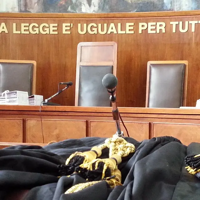 Napoli, si appropriò di 2 milioni di euro della Legione carabinieri: brigadiere condannato a 9 anni\n