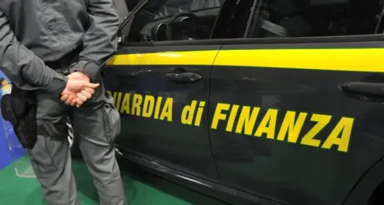 Aumento prezzo gasolio, la finanza intensifica i controlli contro l’evasione delle imposte\n