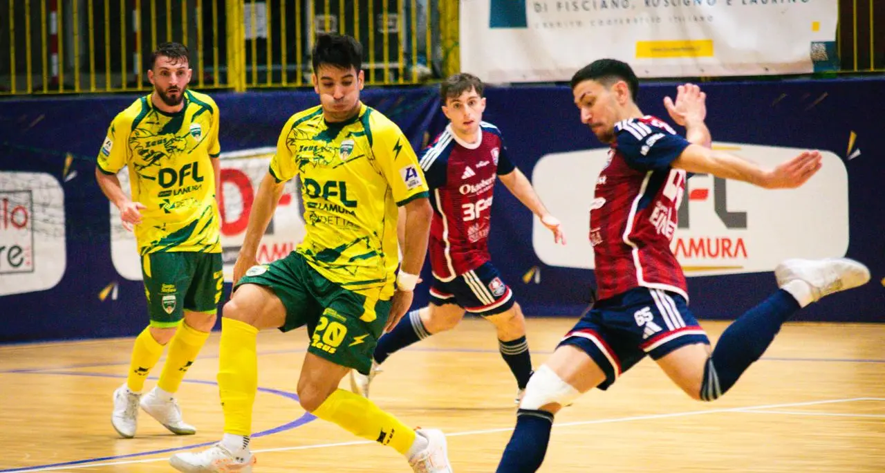 Futsal, la Pirossigeno Cosenza lotta ma non basta: il Sala Consilina vince 2-1\n