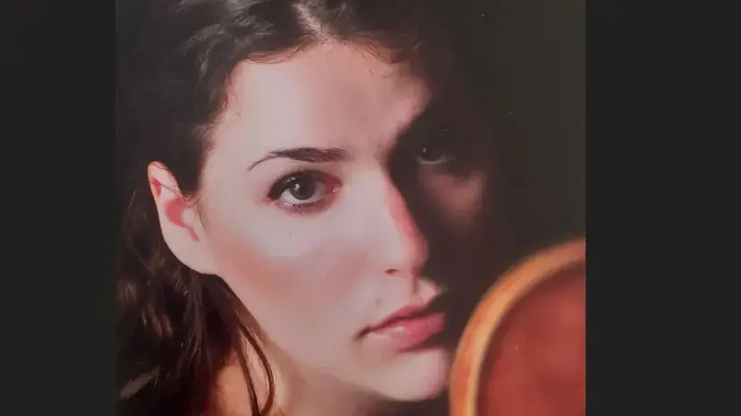 “Il violino nel vento”, la poesia di Michele Petullà dedicata a Greta Medini nel nono anniversario della sua morte\n