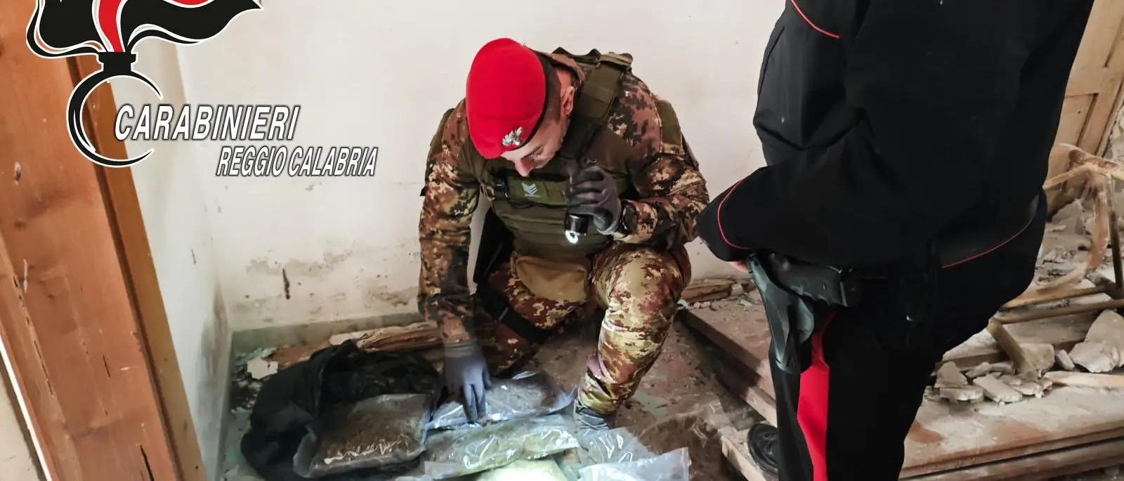 Africo, la droga nascosta in due case disabitate: sequestrati oltre 3 chili di marijuana\n