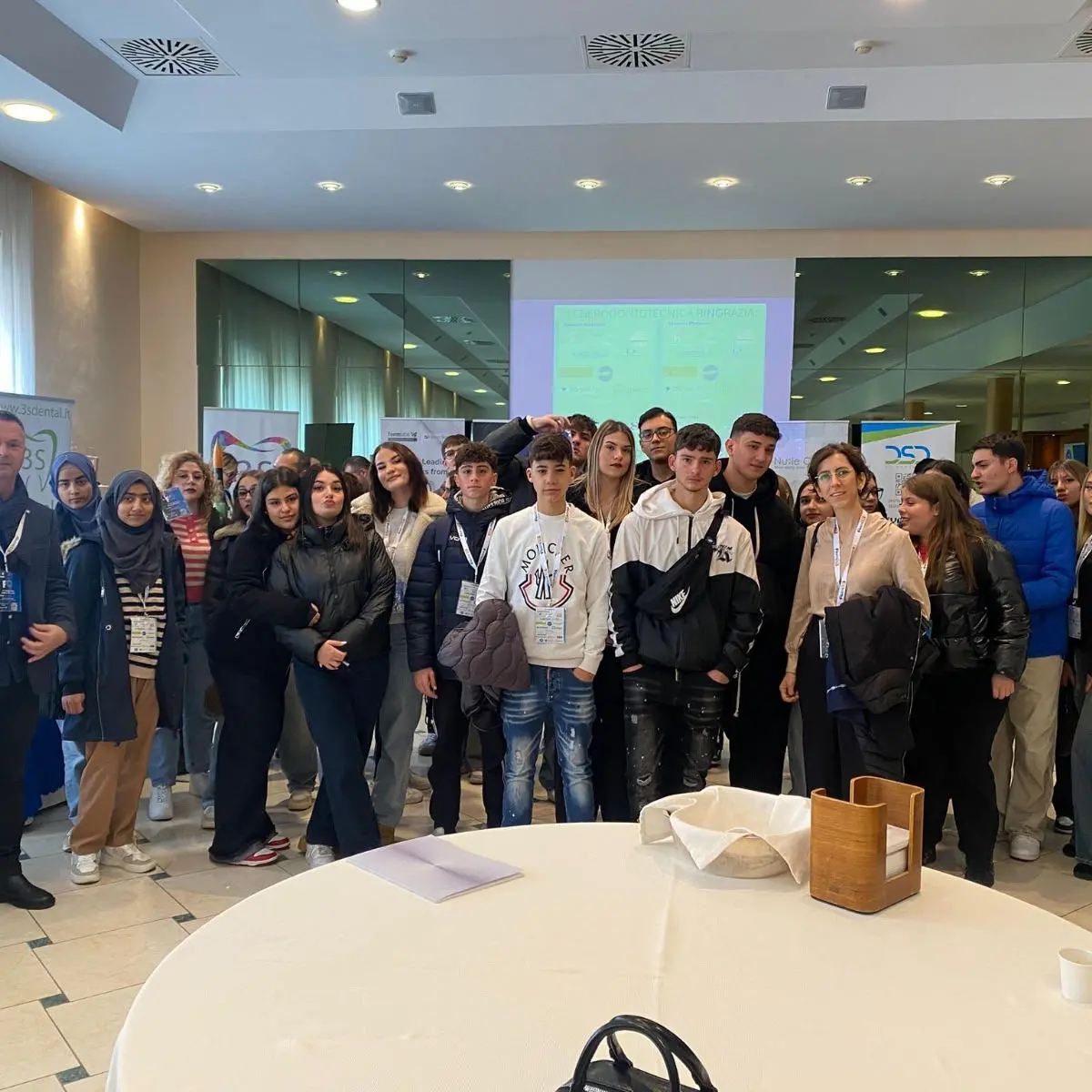 Gli studenti dell’Ipsia di Castrovillari al Congresso Odontolevante\n