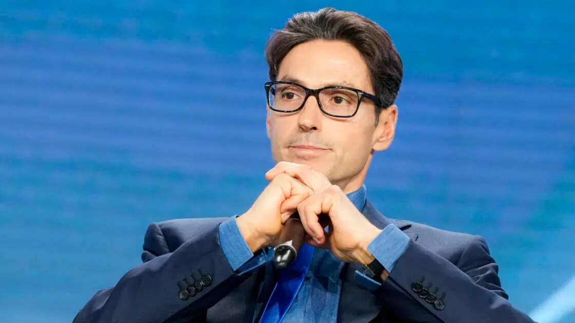 Ma quale Occhiuto, mentre i colonnelli di Forza Italia litigano Pier Silvio accarezza una pazza idea: e se la faccia nuova fosse la sua?