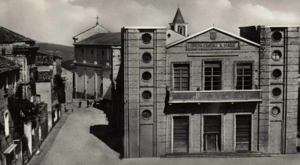 Petilia Policastro, il recupero del Cinema teatro Aurora-Madia sempre più vicino: pubblicata la gara d’appalto\n