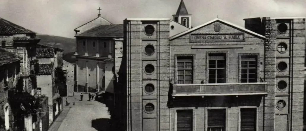 Petilia Policastro, il recupero del Cinema teatro Aurora-Madia sempre più vicino: pubblicata la gara d’appalto\n