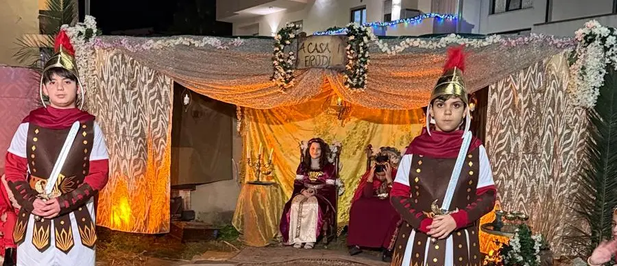 Presepe Vivente all’I.C. Radice-Alighieri: un abbraccio di tradizione, emozione e comunità\n