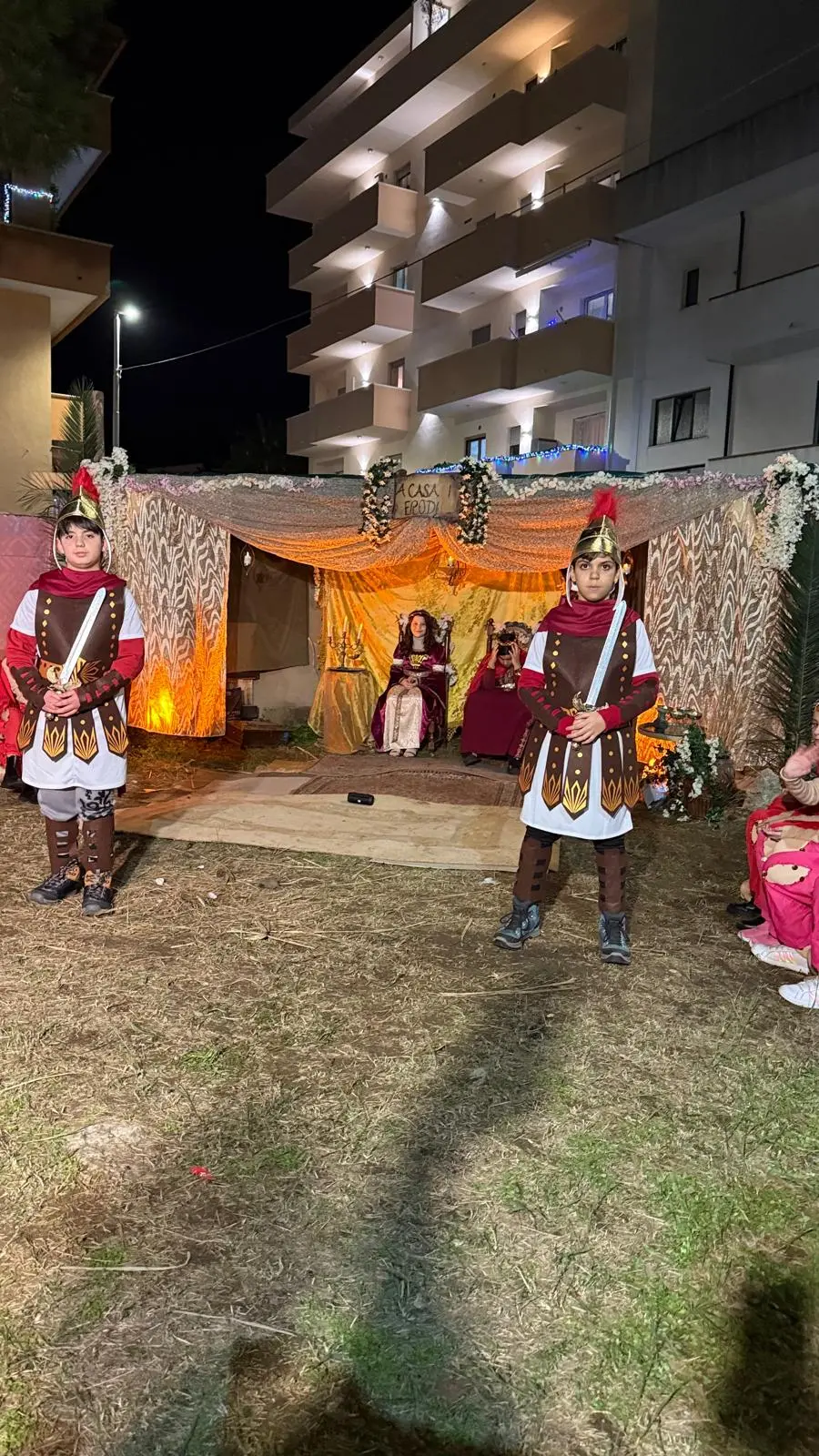 Presepe Vivente all’I.C. Radice-Alighieri: un abbraccio di tradizione, emozione e comunità\n