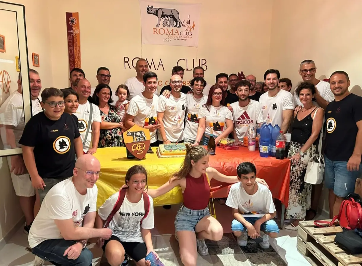 Il Roma Club Reggio Calabria regala sorrisi ai piccoli pazienti dell’oncoematologia pediatrica del Gom\n