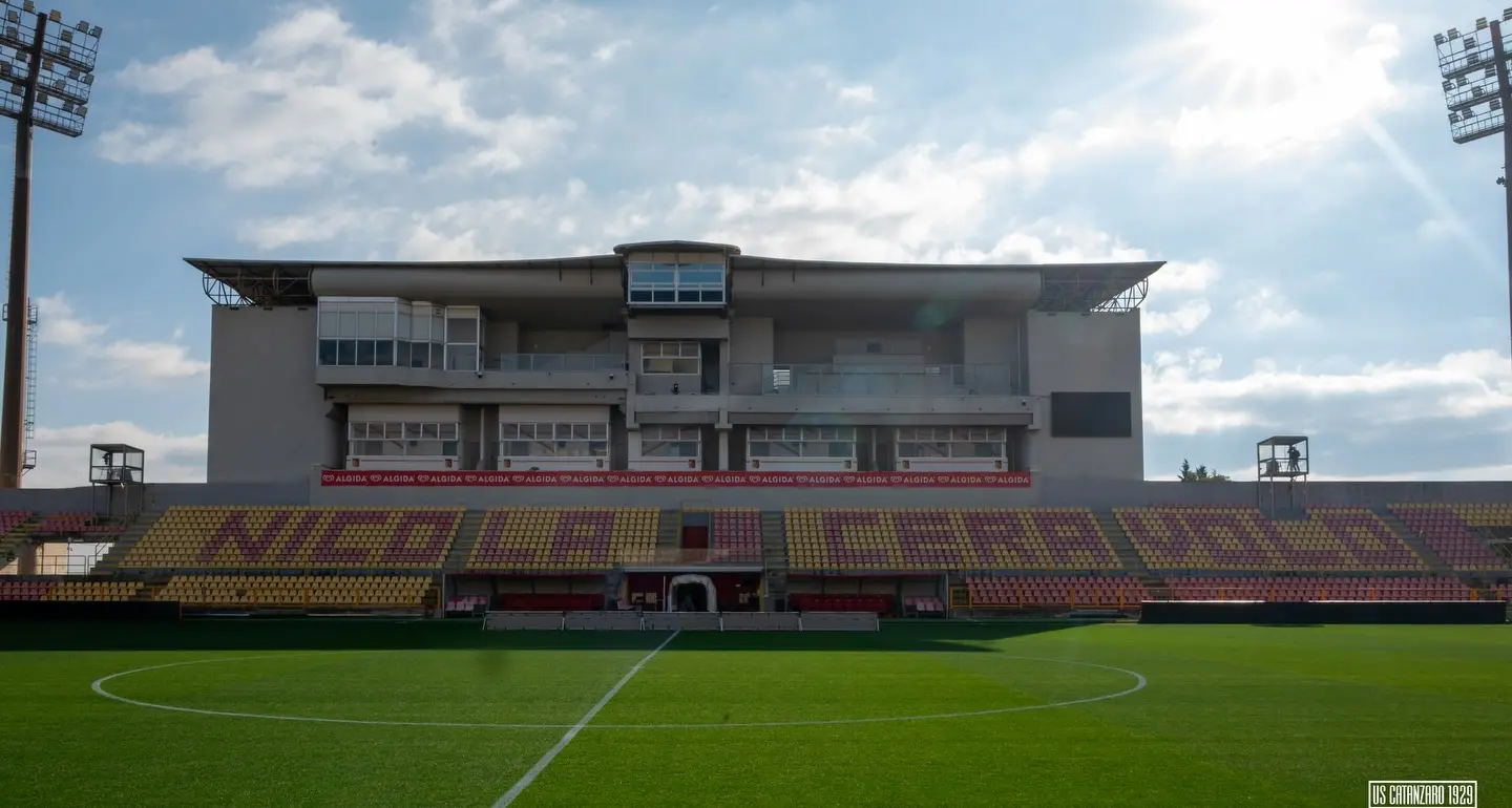 Il Catanzaro sfida l’Avellino al Ceravolo: squadre in campo. Tutti gli aggiornamenti\u00A0–\u00A0LIVE\n
