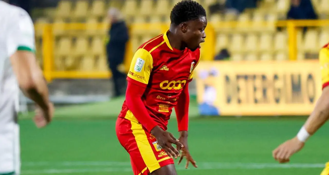 Il Catanzaro sfida l’Avellino al Ceravolo: Cisse porta in vantaggio le Aquile\u00A0(1-0). Tutti gli aggiornamenti\u00A0–\u00A0LIVE\n