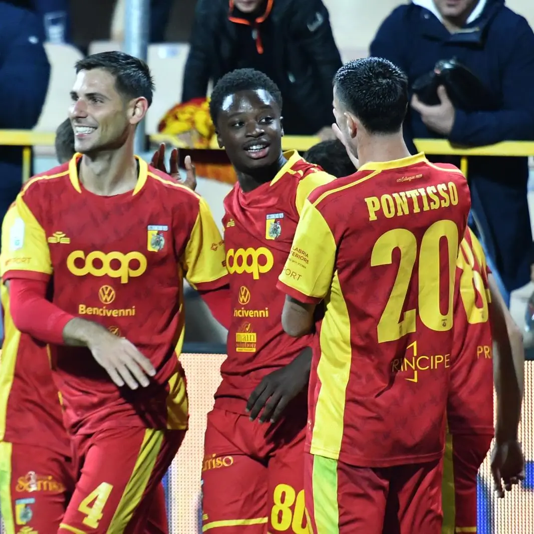 Terza vittoria di fila per il Catanzaro contro\u00A0l’Avellino,\u00A0basta il gol di Cisse nella ripresa: finale 1-0\n