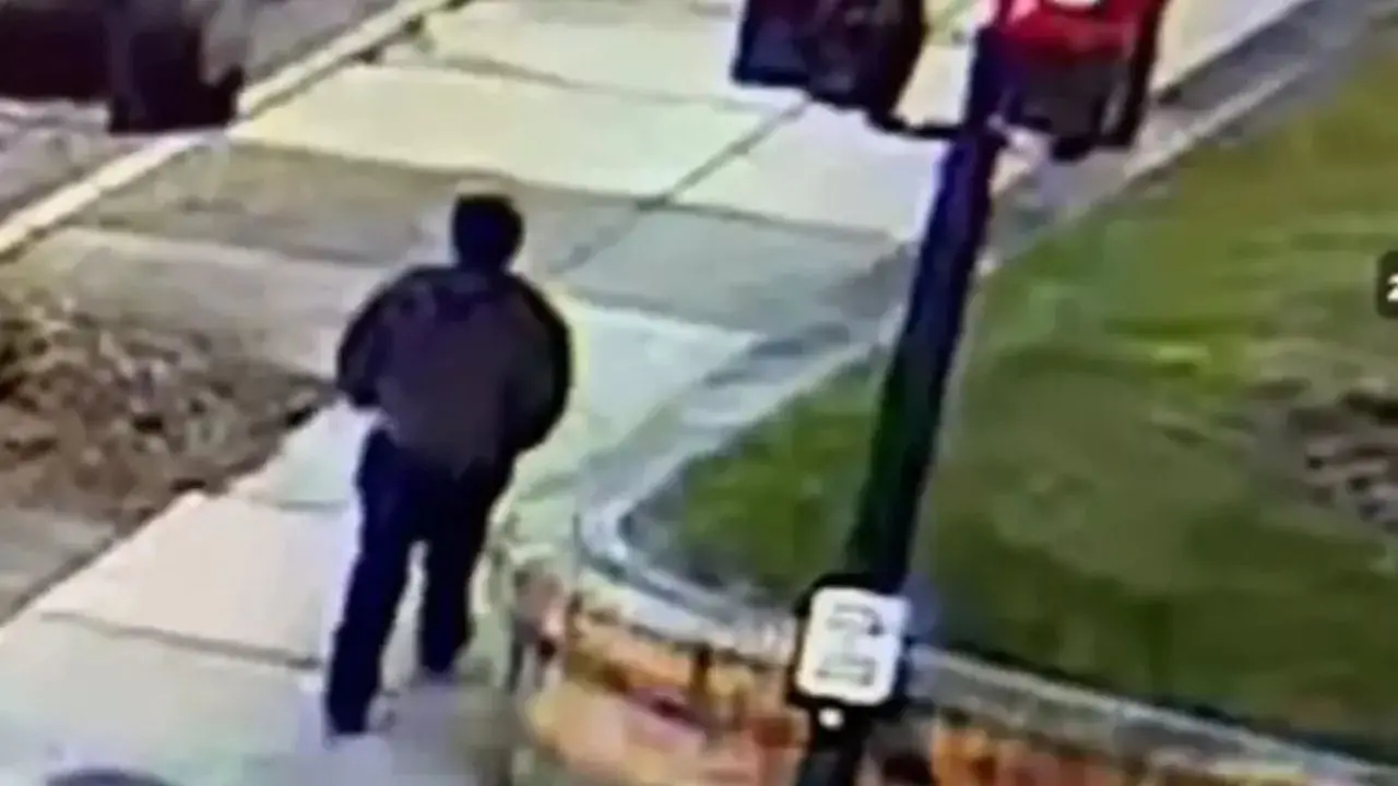 Un frame del video dell\\'attentatore diffuso dalla polizia