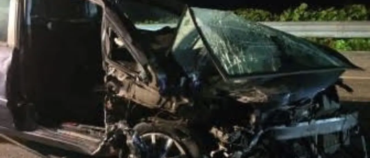 Incidente nella notte a Sibari, nell’impatto tra due auto ferite tre persone: una è grave\n